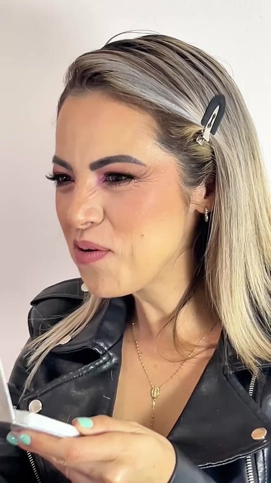 Post 2 by larigtzmakeup on TikTok (video)