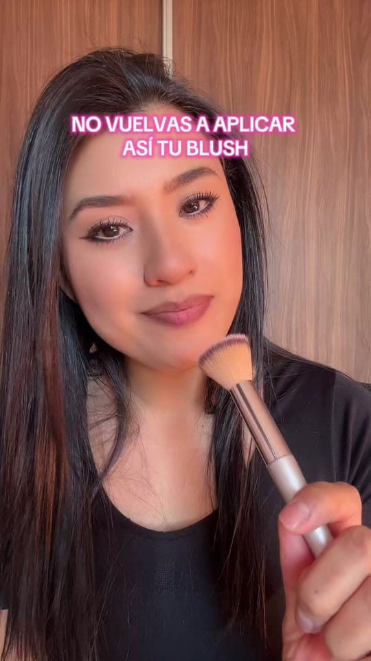 Post 10 by larigtzmakeup on TikTok (video)
