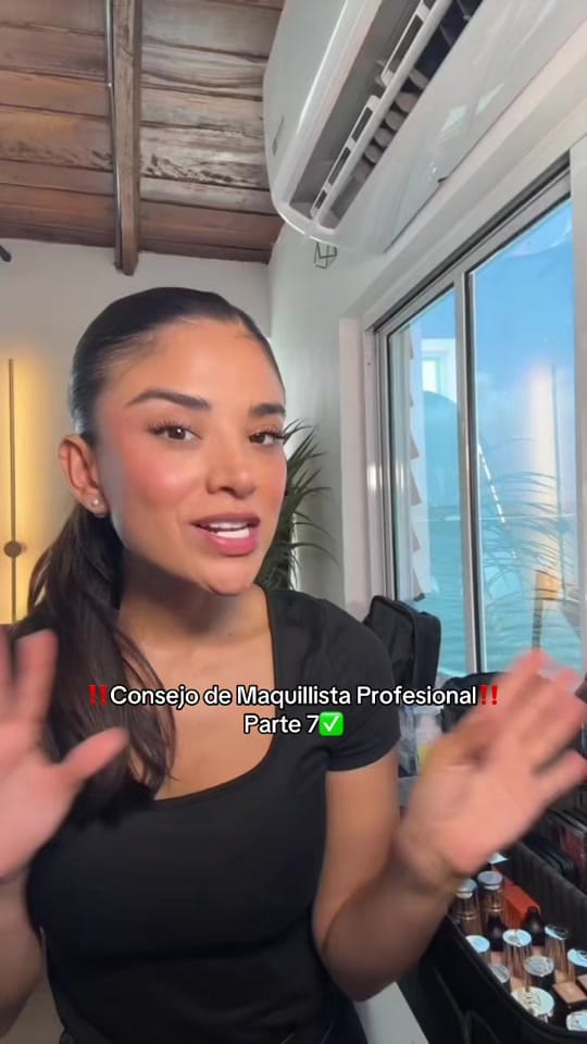 Post 1 by Alondra💄Maquillista Cancún on TikTok (video)