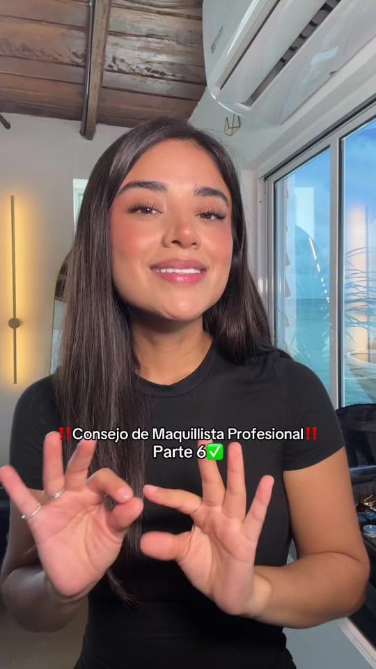 Post 4 by Alondra💄Maquillista Cancún on TikTok (video)