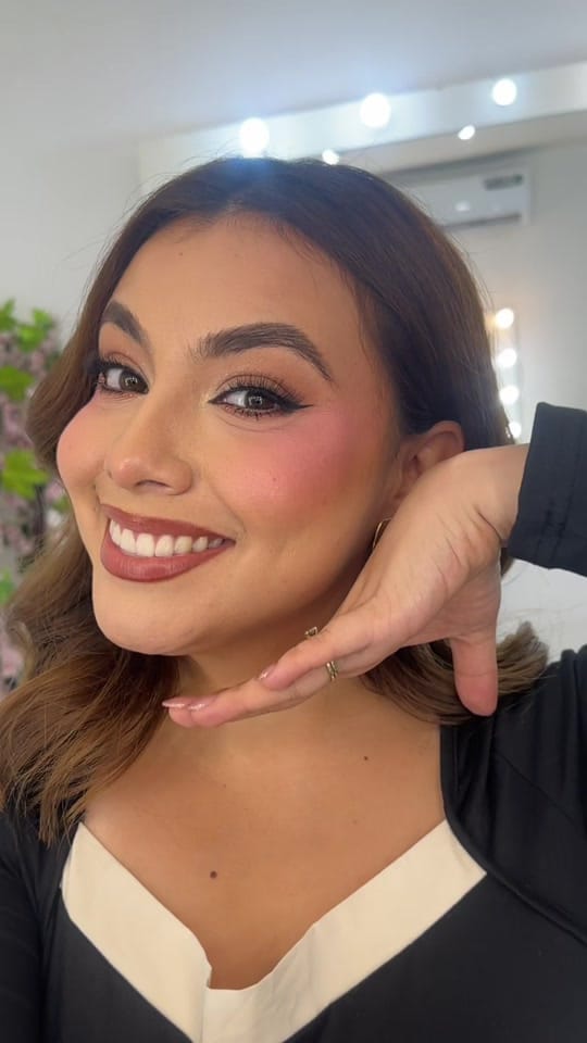 Post 4 by Lisa Carreón Makeup ✨ on TikTok (video)