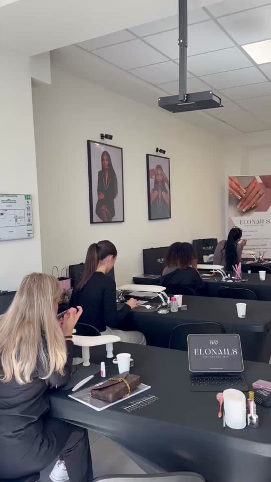Post 5 by ELONAILS | ELOSTUDIO on TikTok (video)