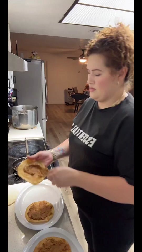 Post 1 by DulceRiveraLaPlebe on TikTok (video)
