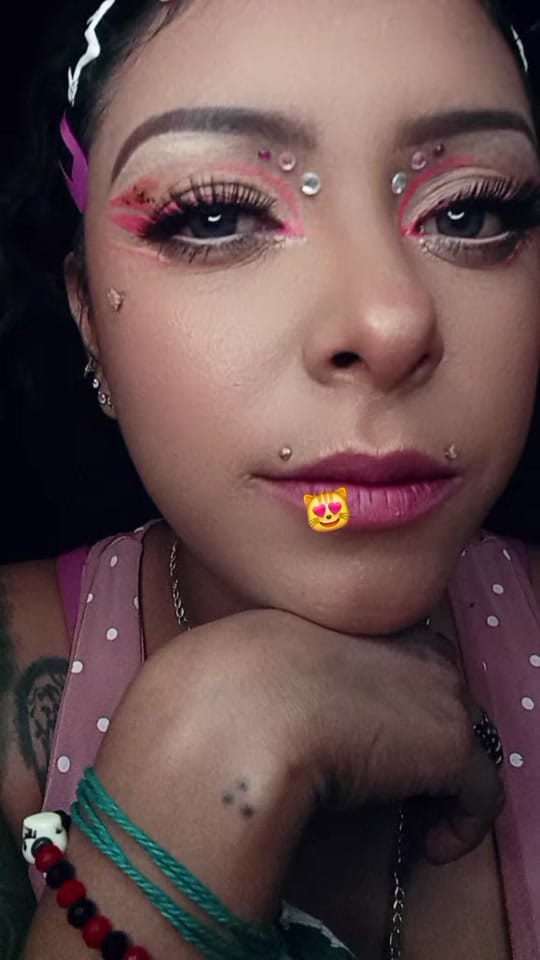 Post 10 by Lorenita 19 sg on TikTok (video)