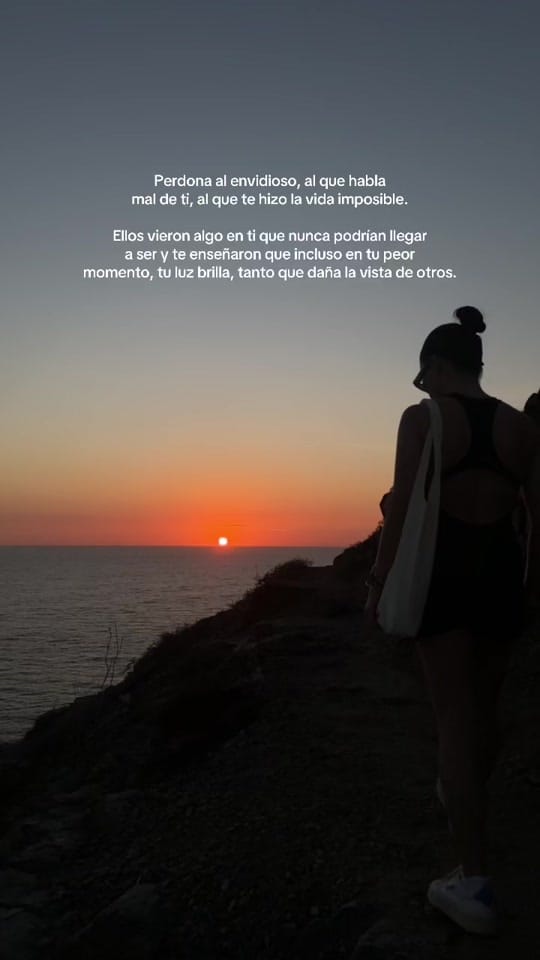 Post 10 by valelizondo.makeupartist on TikTok (video)