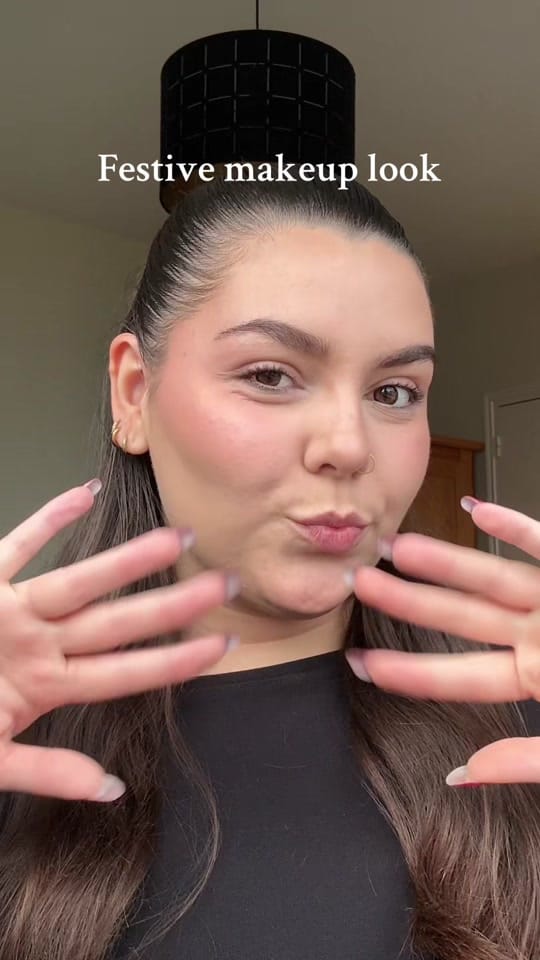 Post 5 by Anna on TikTok (video)