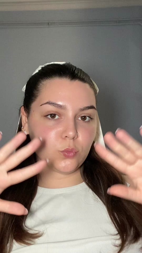 Post 9 by Anna on TikTok (video)