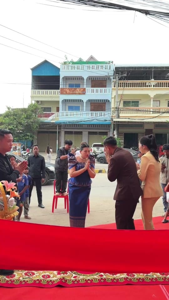 Post 3 by Sok Reaksmey - សុខ រស្មី on TikTok (video)