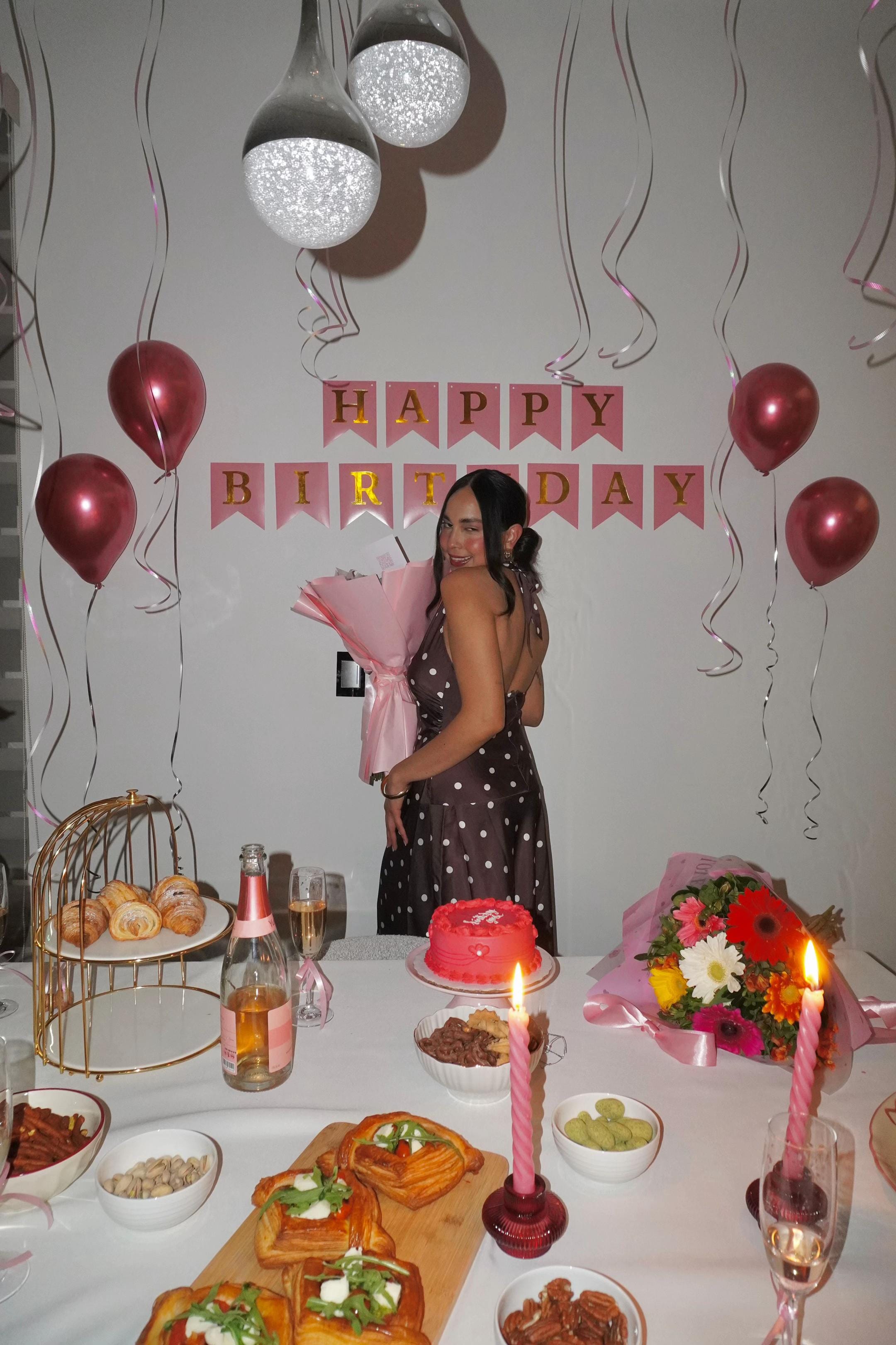 Post 2 by Yazmin Esteban on TikTok (video)