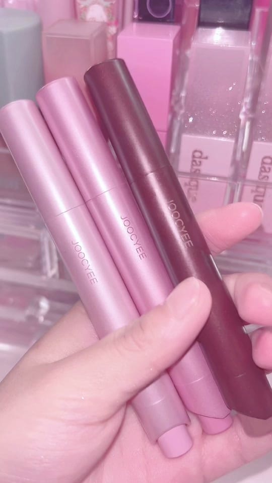 Post 1 by yuna on TikTok (video)