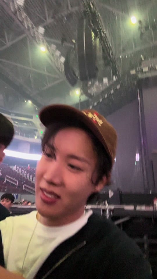 Post 9 by jungkook's girl⁷ (세미) on TikTok (video)