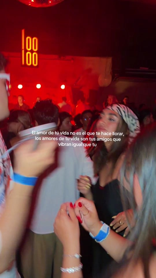Post 9 by Ev on TikTok (video)