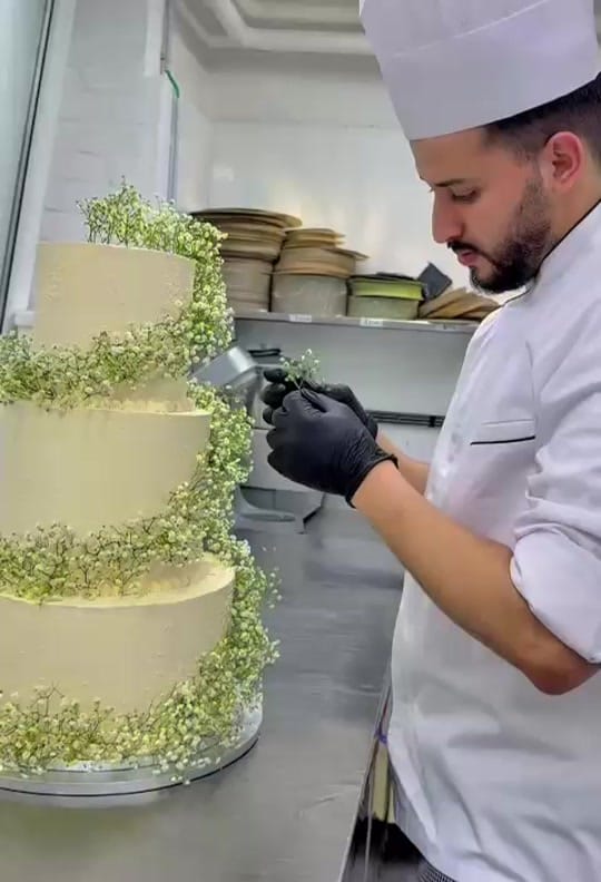 Post 1 by yasser_88 on TikTok (video)