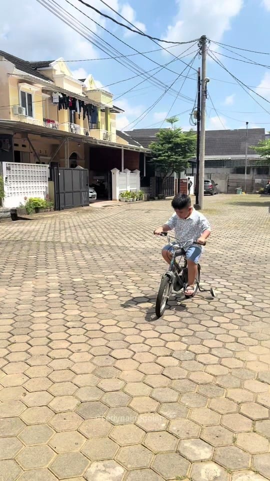 Post 3 by Serly Nainggolan on TikTok (video)