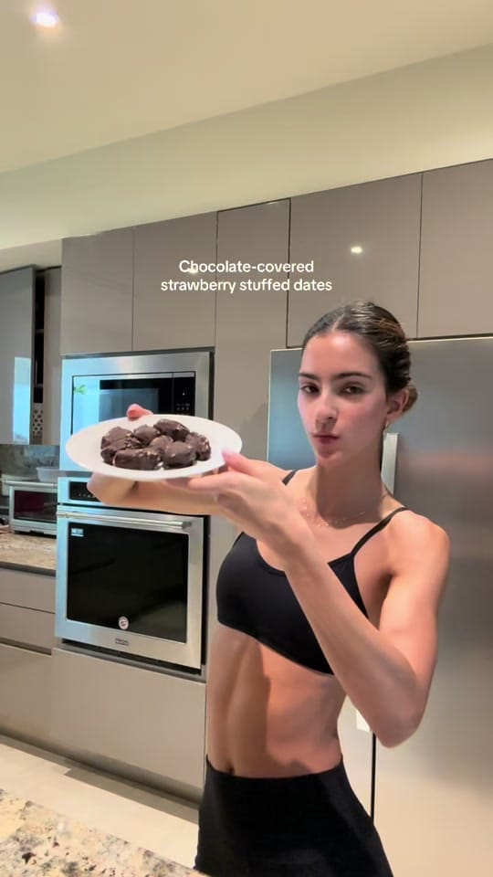 Post 2 by Euge Touche on TikTok (video)