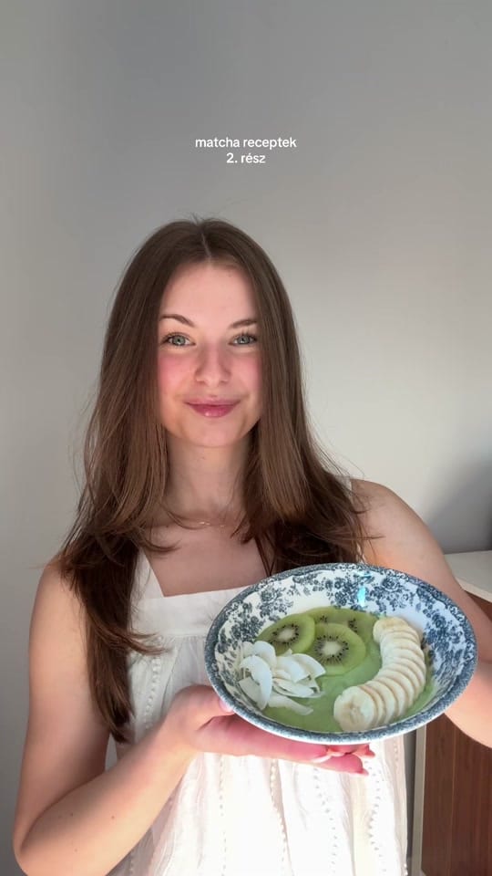 Post 4 by Leona on TikTok (video)