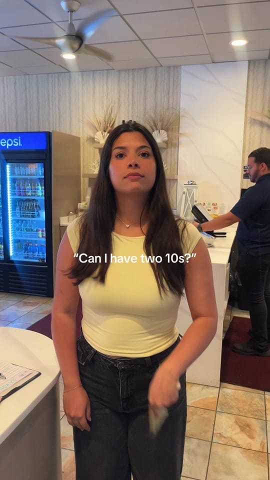 Post 9 by emiliana 😜 on TikTok (video)