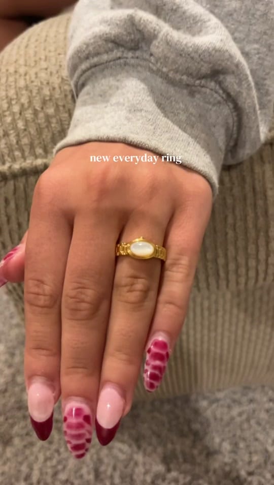 Post 4 by emiliana 😜 on TikTok (video)