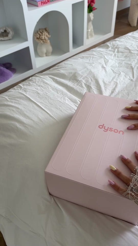 Post 3 by Noemiemakeuptouch on TikTok (video)