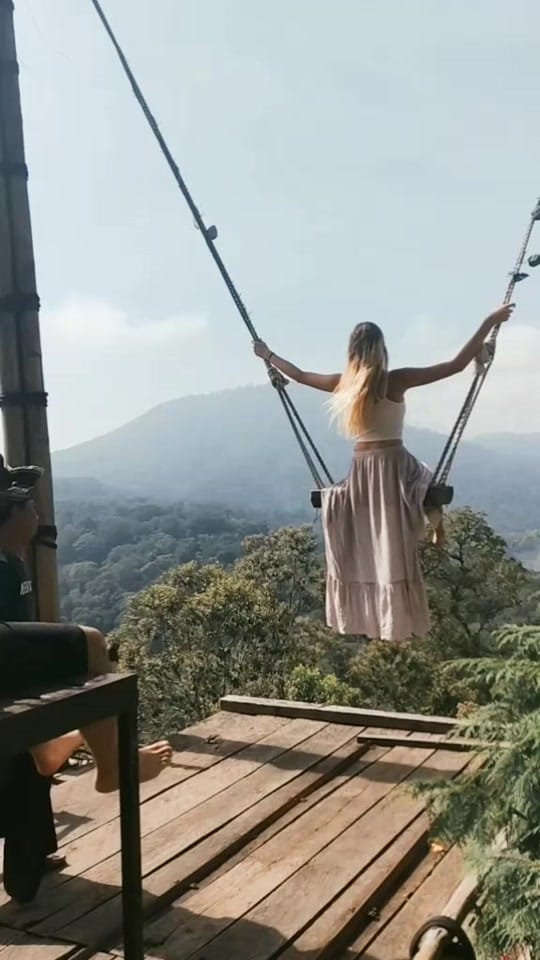 Post 10 by Valérie & Alessandro on TikTok (video)