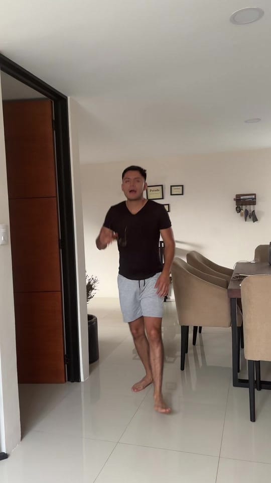Post 10 by Alan Collazo on TikTok (video)