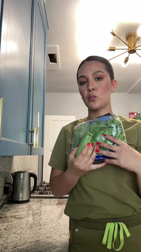 Post 2 by Roxanne Ferreira on TikTok (video)