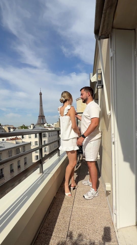 Post 2 by Julia & Anatolii on TikTok (video)