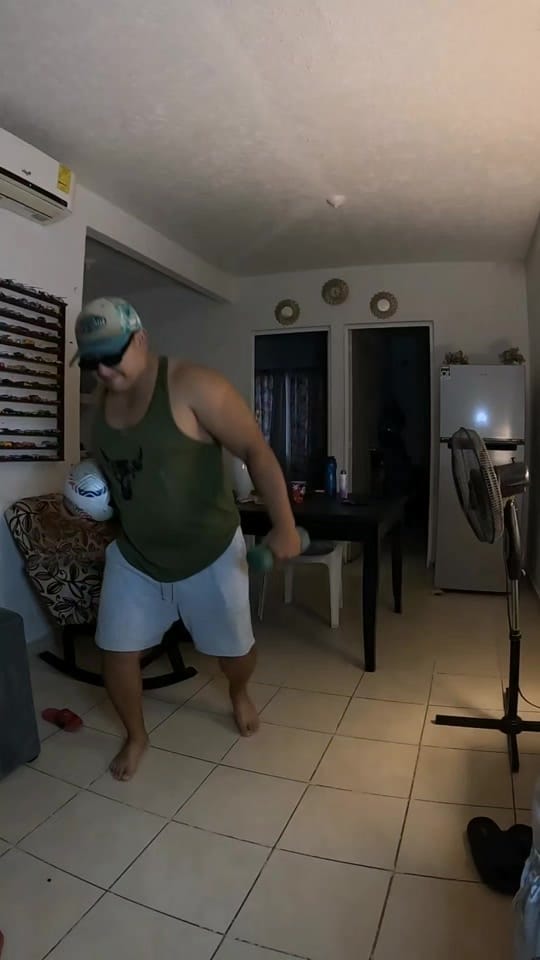 Post 6 by VLOGUERO on TikTok (video)