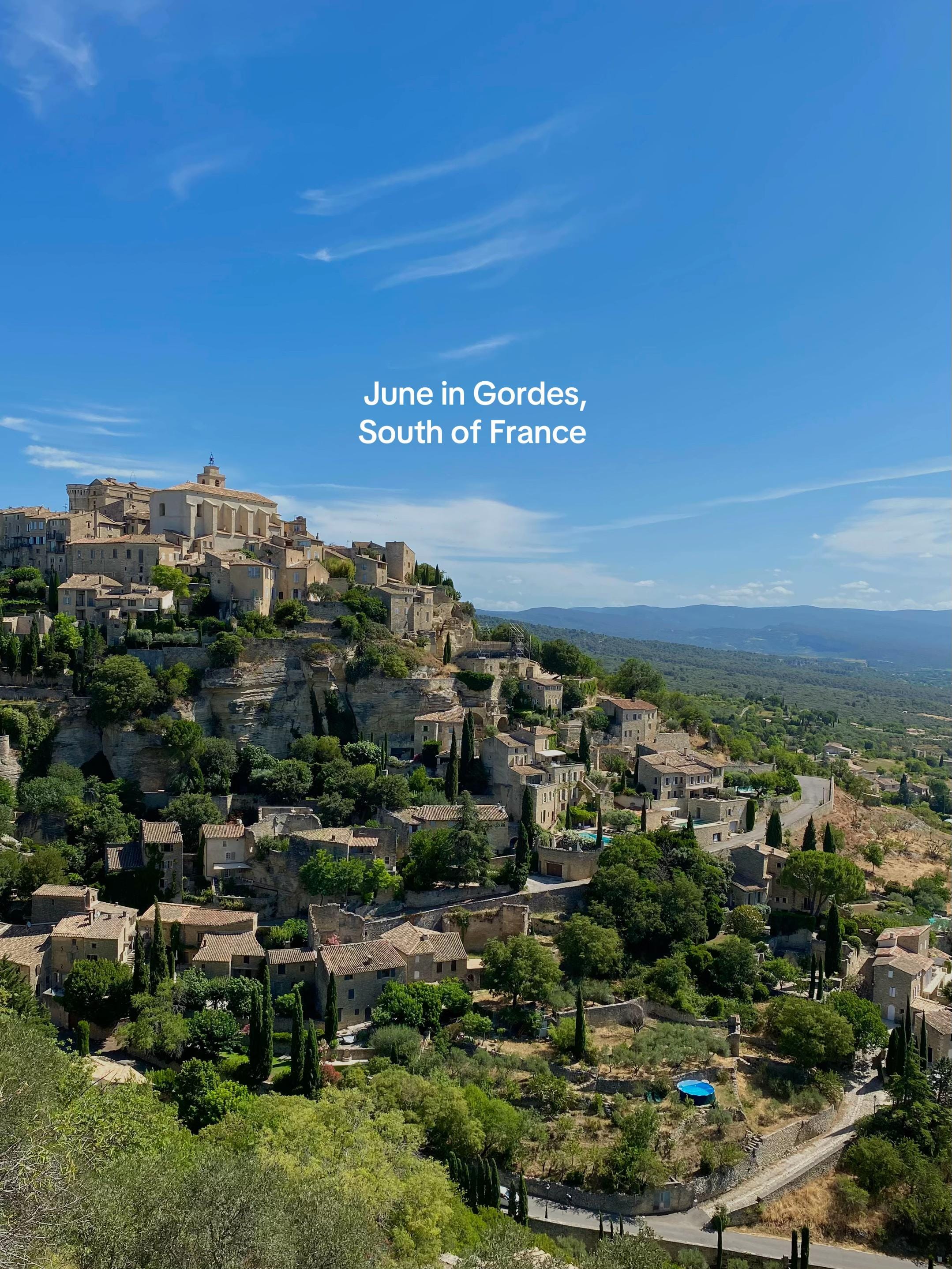 Post 1 by Mia in France on TikTok (video)