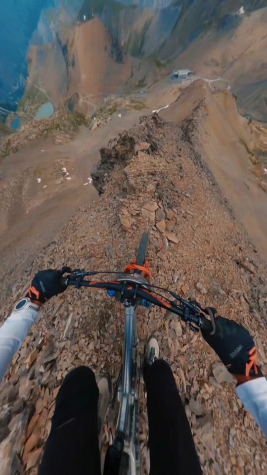 Post 4 by Adrien Loron on TikTok (video)