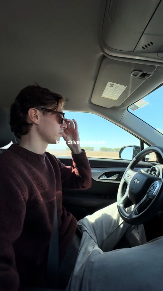 Post 2 by LEÓN IGLESIAS on TikTok (video)