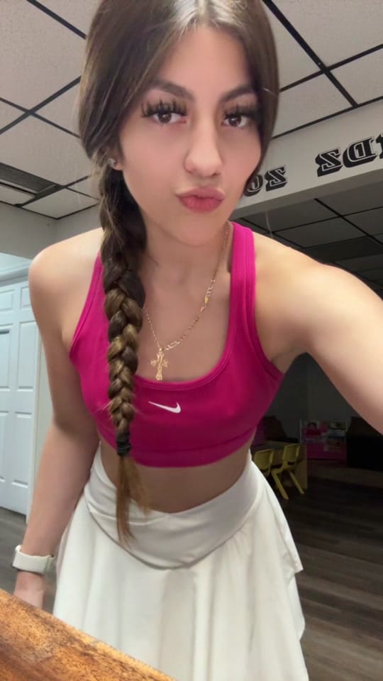 Post 2 by alondra lizet ❤︎︎ on TikTok (video)