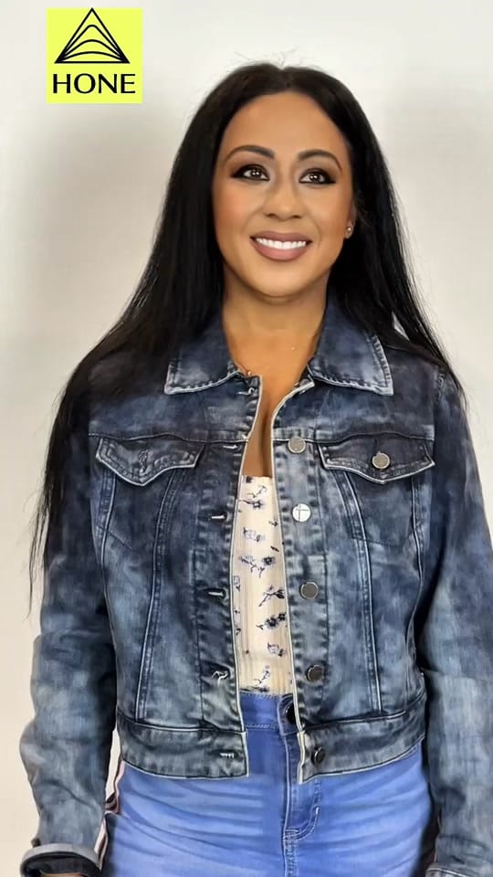 Post 10 by Yenis Monterrey on TikTok (video)