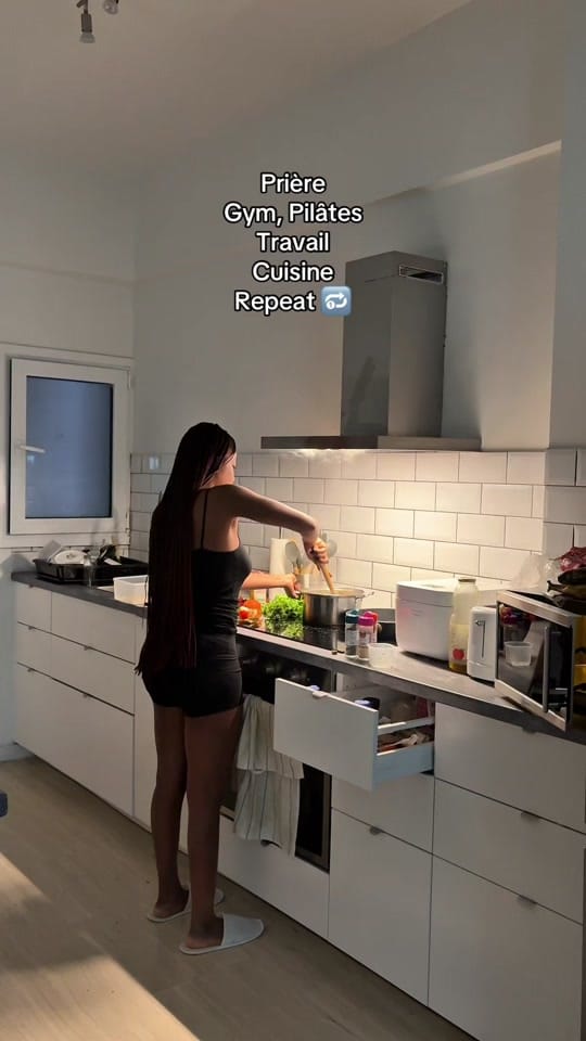 Post 3 by Kinsybamba_ on TikTok (video)