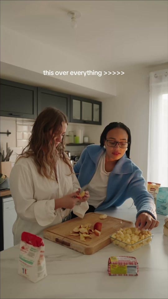 Post 4 by CHLOÉ SAIL on TikTok (video)