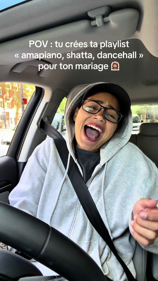 Post 2 by CHLOÉ SAIL on TikTok (video)