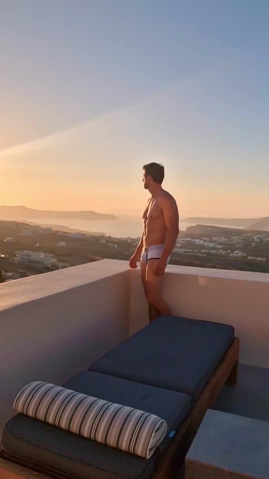 Post 8 by Buton Nicolas & Samuel Artman on TikTok (video)