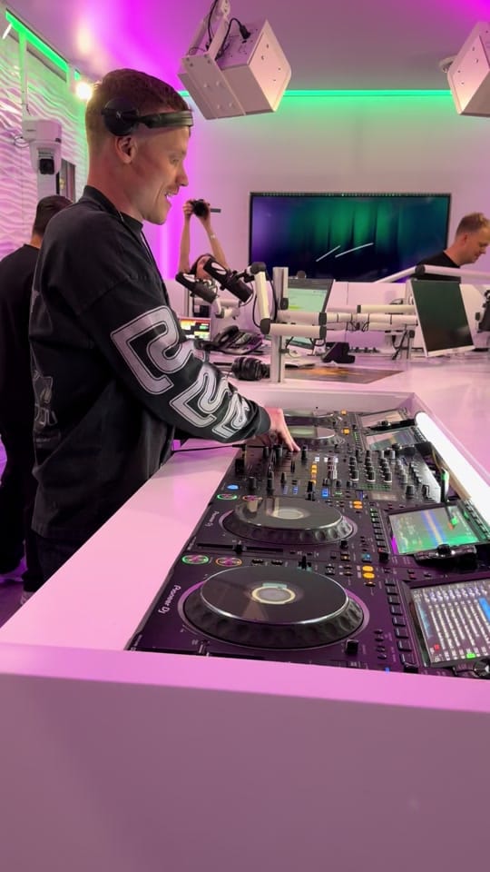 Post 1 by Charles & Maryse on TikTok (video)