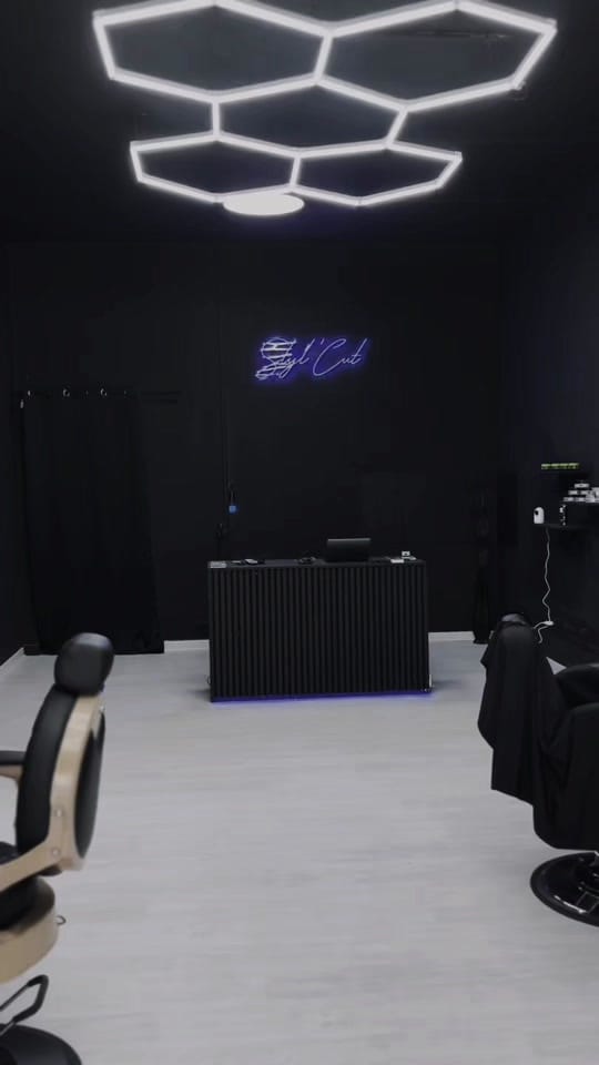 Post 6 by Mark Auber on TikTok (video)