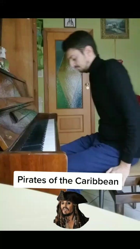 Post 8 by Francesco Esposito on TikTok (video)