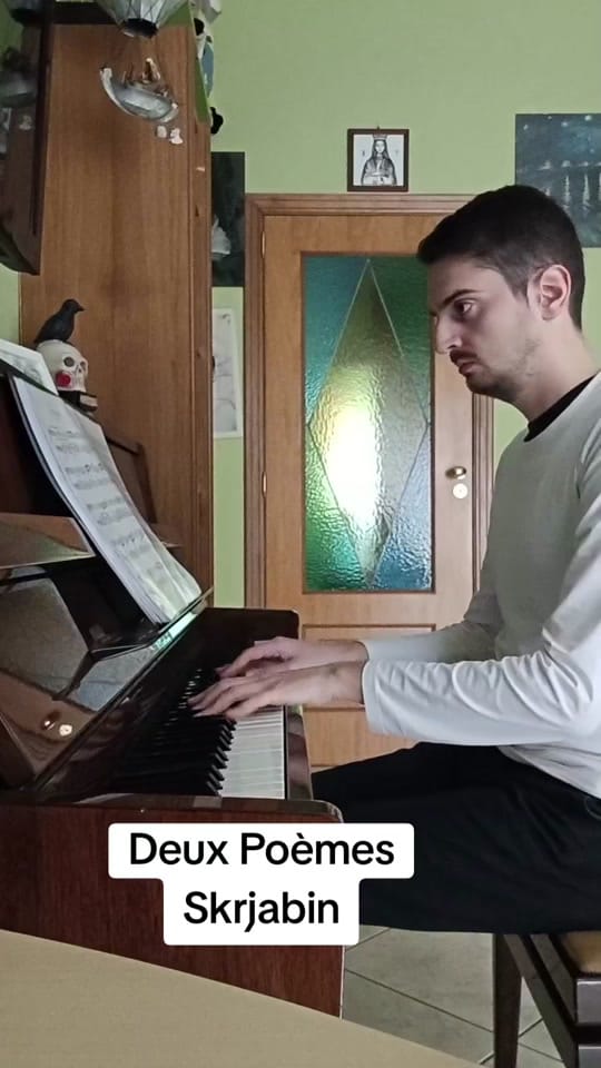 Post 5 by Francesco Esposito on TikTok (video)