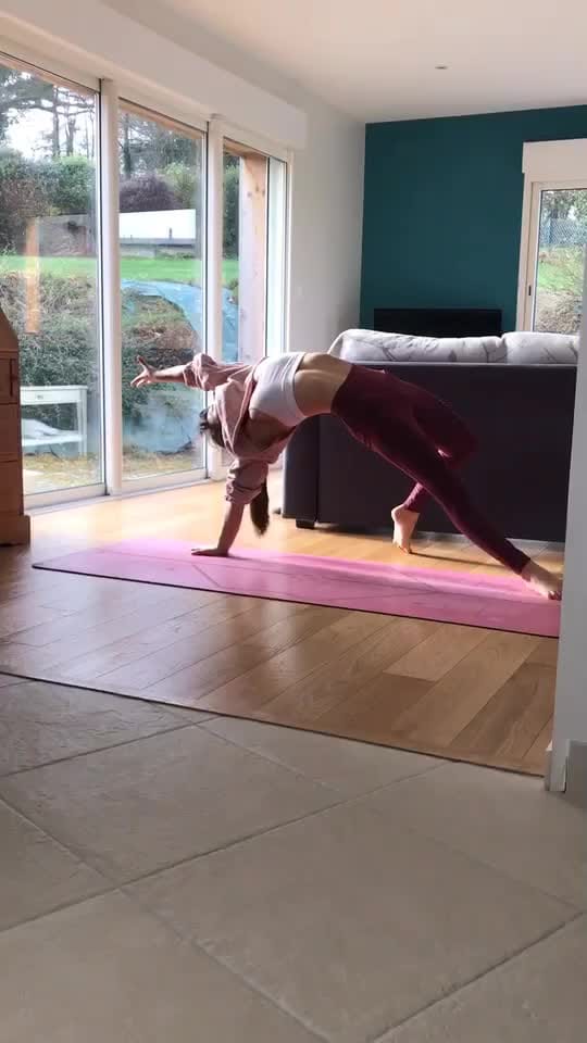 Post 6 by Anna on TikTok (video)