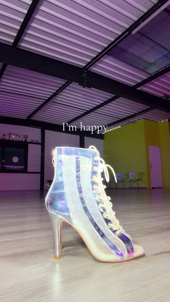Post 7 by O.N.A 🍉 DANCE on TikTok (video)