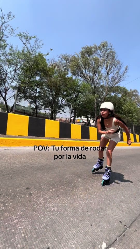 Post 1 by Carolin Vi on TikTok (video)