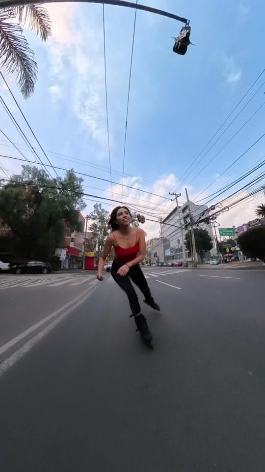 Post 8 by Carolin Vi on TikTok (video)