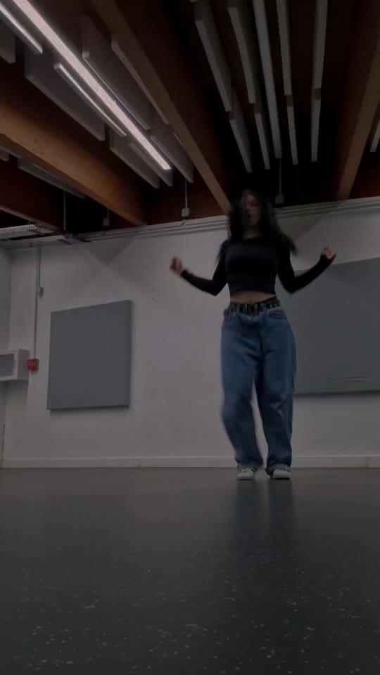 Post 9 by andrianaxen on TikTok (video)