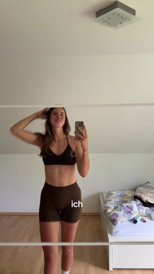 Post 4 by Leona on TikTok (video)