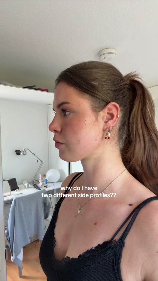 Post 2 by Leona on TikTok (video)