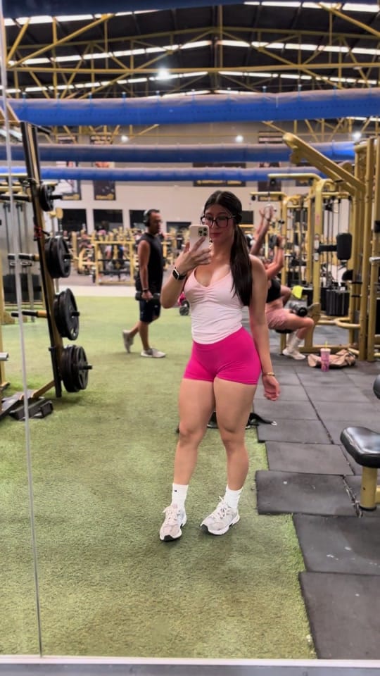 Post 5 by Korina Liliana Fit ᥫ᭡ on TikTok (video)