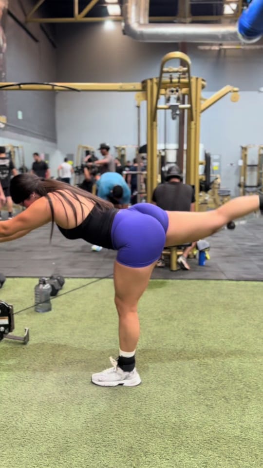 Post 6 by Korina Liliana Fit ᥫ᭡ on TikTok (video)